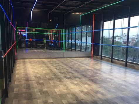 rhinos gym shalimar bagh